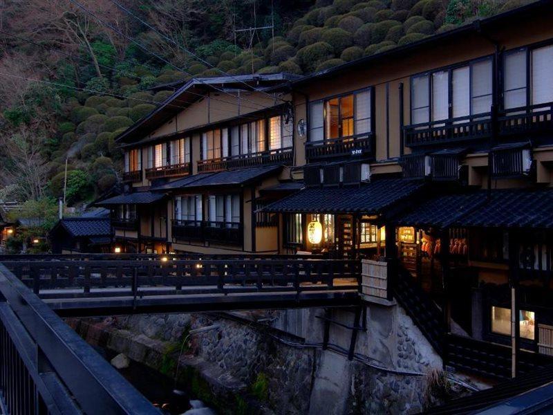 Kurokawa Onsen Yama No Yado Shinmeikan Hotel Minamioguni Exterior foto