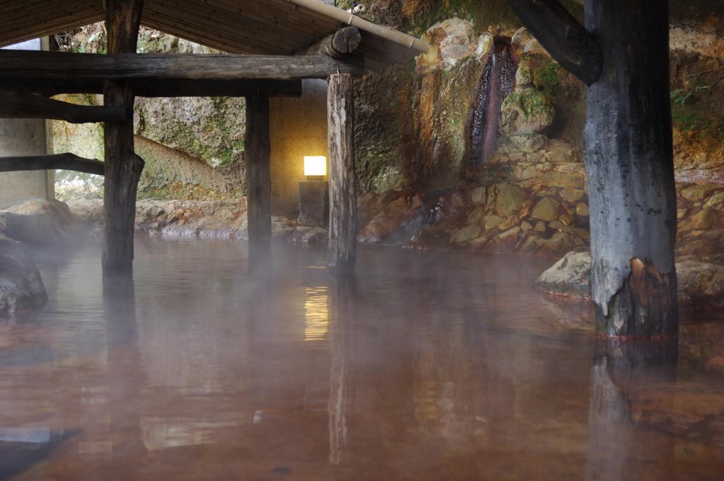 Kurokawa Onsen Yama No Yado Shinmeikan Hotel Minamioguni Exterior foto